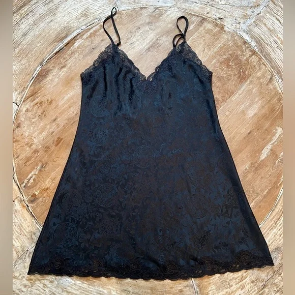 VICTORIA’s SECRET Vintage Gold Label Black Lace Slip, Size S - Picture 1 of 7